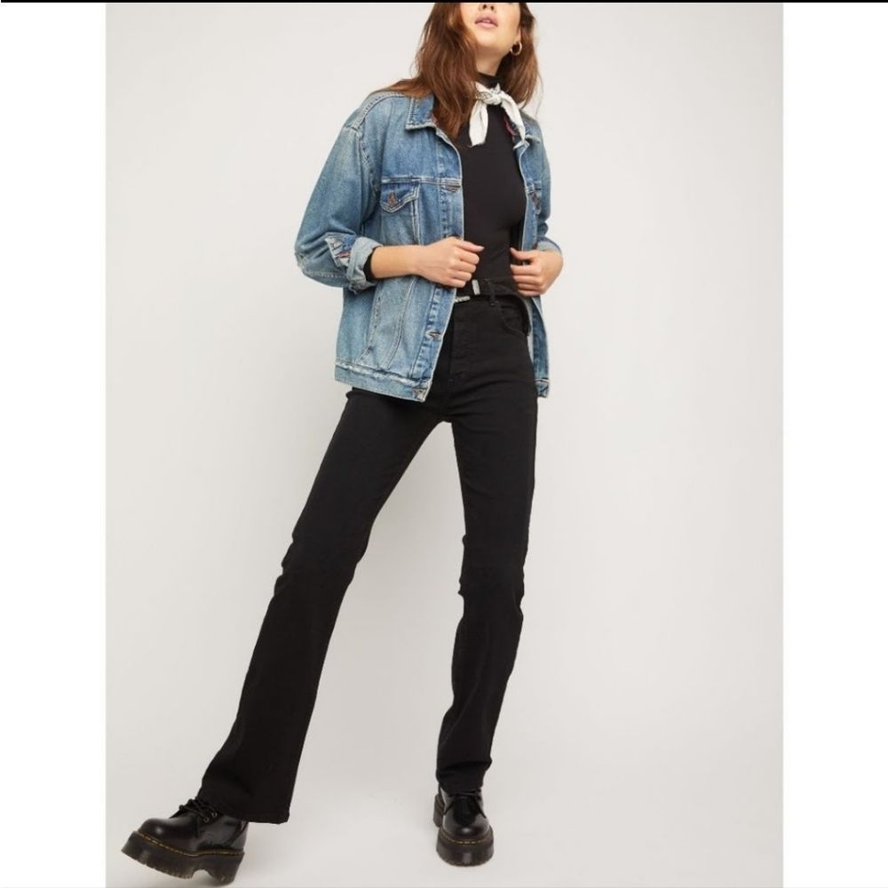 NWOT🆓️🅿️ French Girl Flare in Black